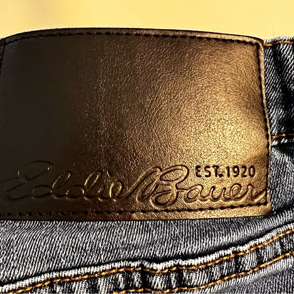 Men’s like new used jeans.